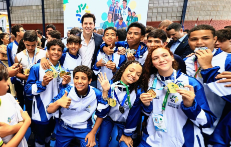 Daniel Vilela inaugura colégio de tempo integral voltado ao esporte em Goiânia